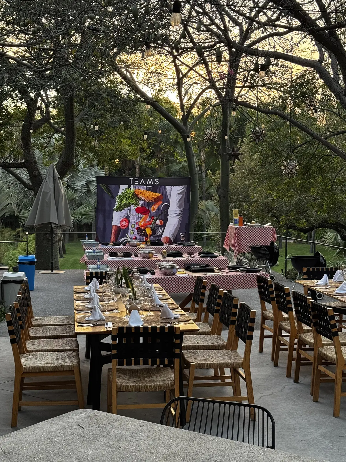 cena-atardecer-mural-compressed